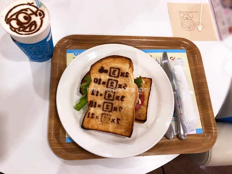 千歳空港にドラえもんのカフェ発見 大人でもわくわくの暗記パンやラテがオススメです したぷら ぶろぐ